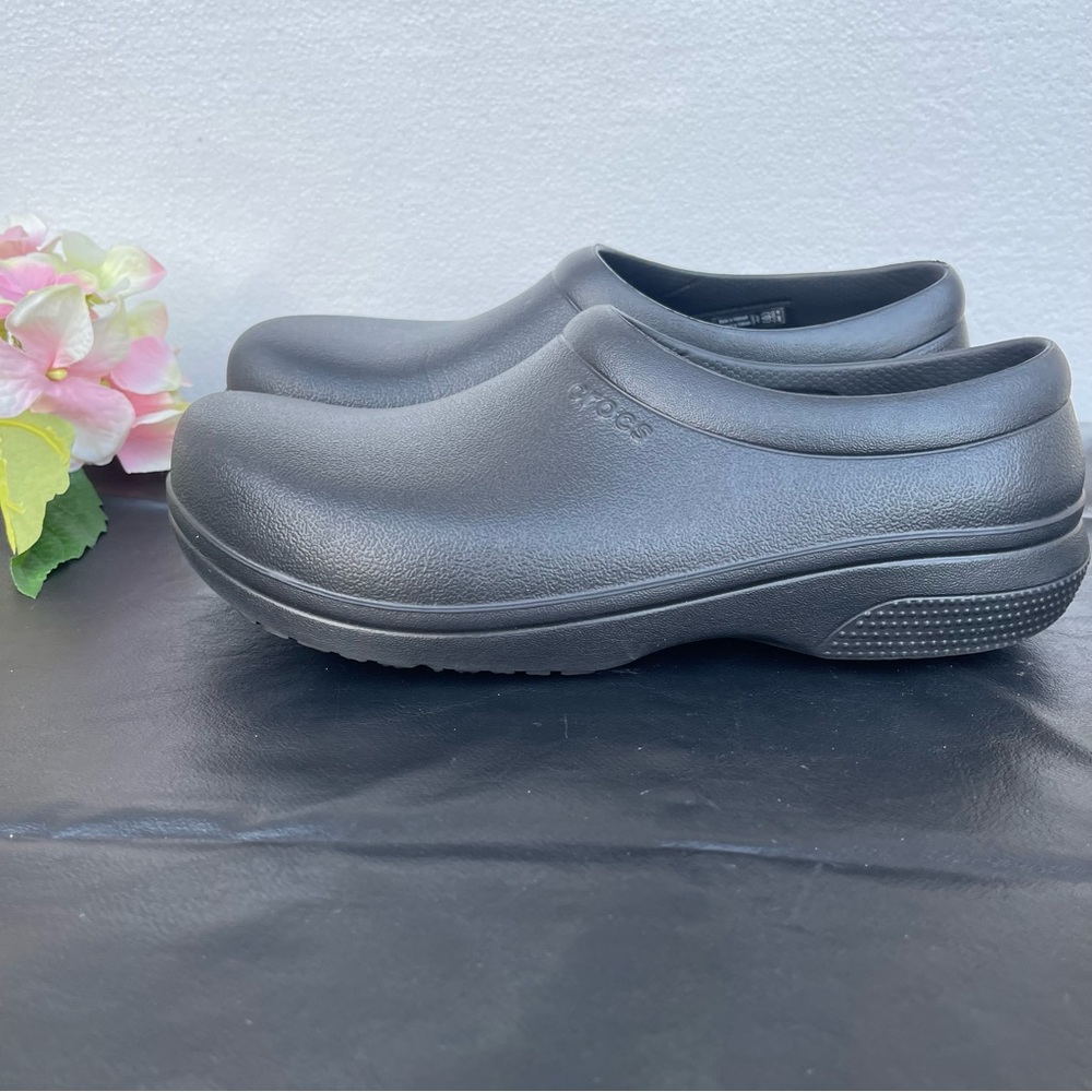 Crocs On The Clock Work Slip-On Size 7 Women - image 1